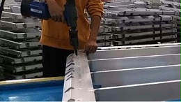 手持更轻，拉铆更快！飞效智能螺母枪赋能汽车配件高效生产